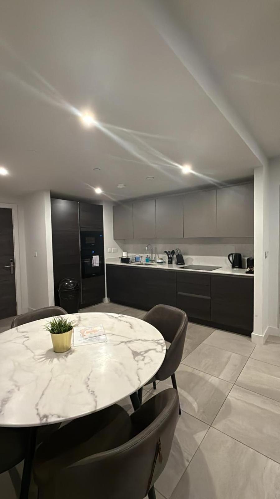 Mercian Luxury Serviced Apartments- Birmingham City Centre - Your Perfect Stay - Gym Rooftop Terrace Cinema Room Buitenkant foto